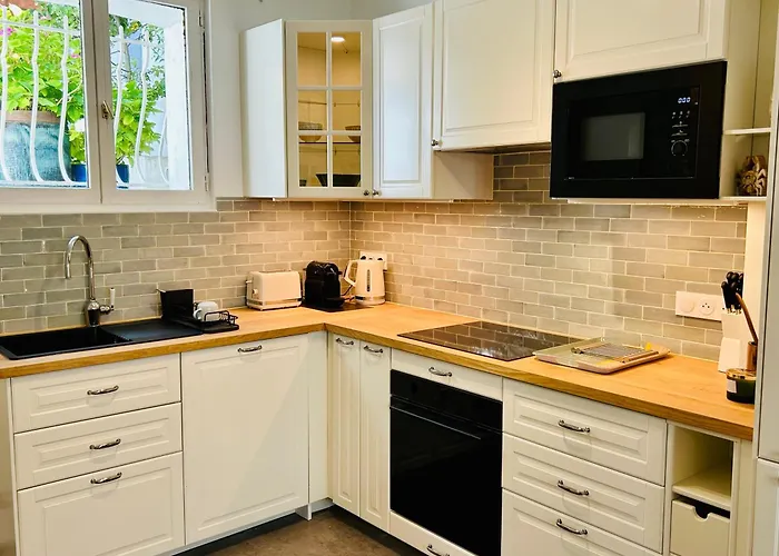 Holiday home Le Trianon Maison De Pecheur De 1892 *