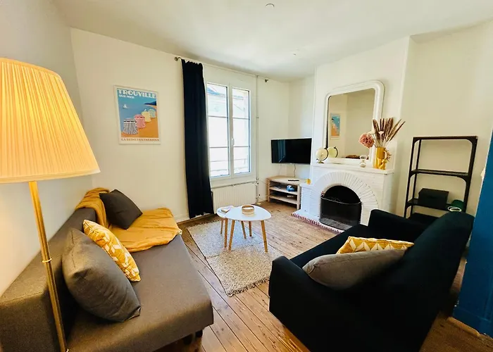 Holiday home Le Trianon Maison De Pecheur De 1892